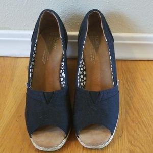 Tom's Calypso peep toe wedge